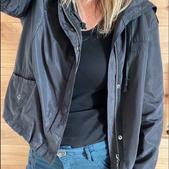 Brandy Melville Jackets & Blazers - Brandy Melville black windbreaker